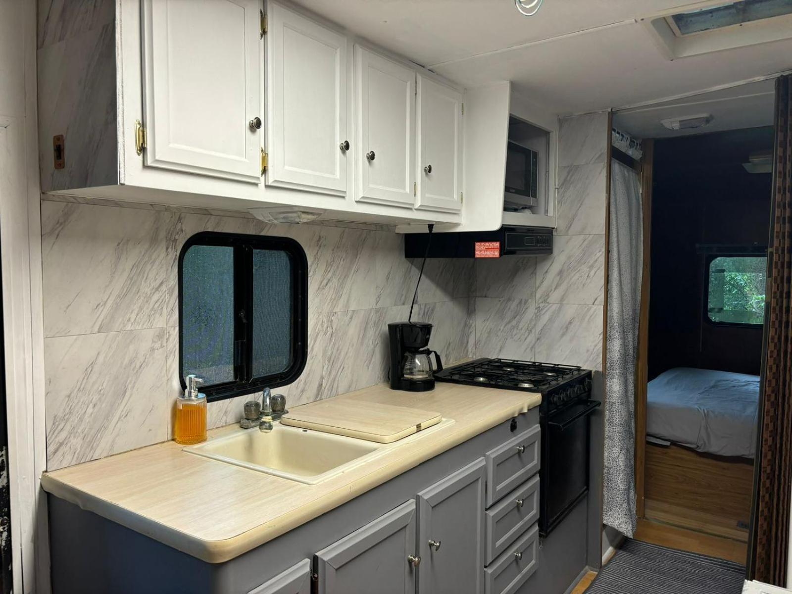 ホテル Momotoh Camper スプヒル エクステリア 写真