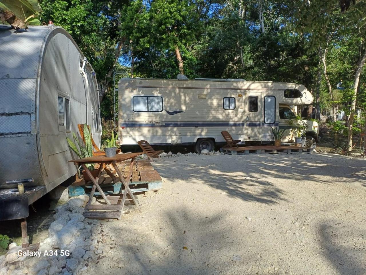ホテル Momotoh Camper スプヒル エクステリア 写真