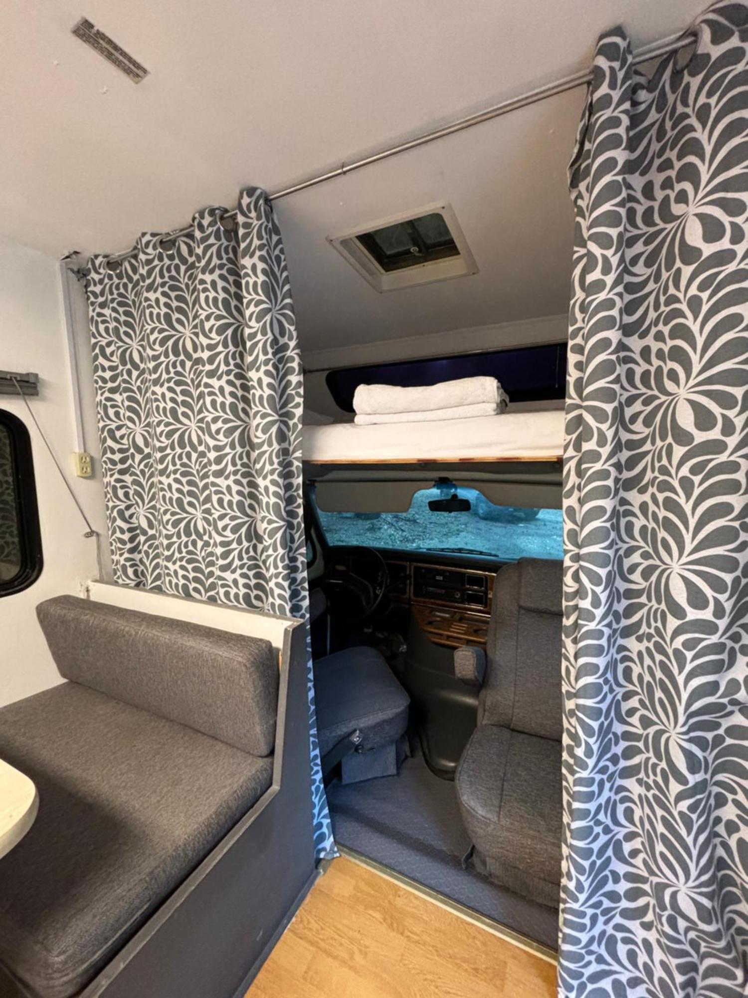 ホテル Momotoh Camper スプヒル エクステリア 写真