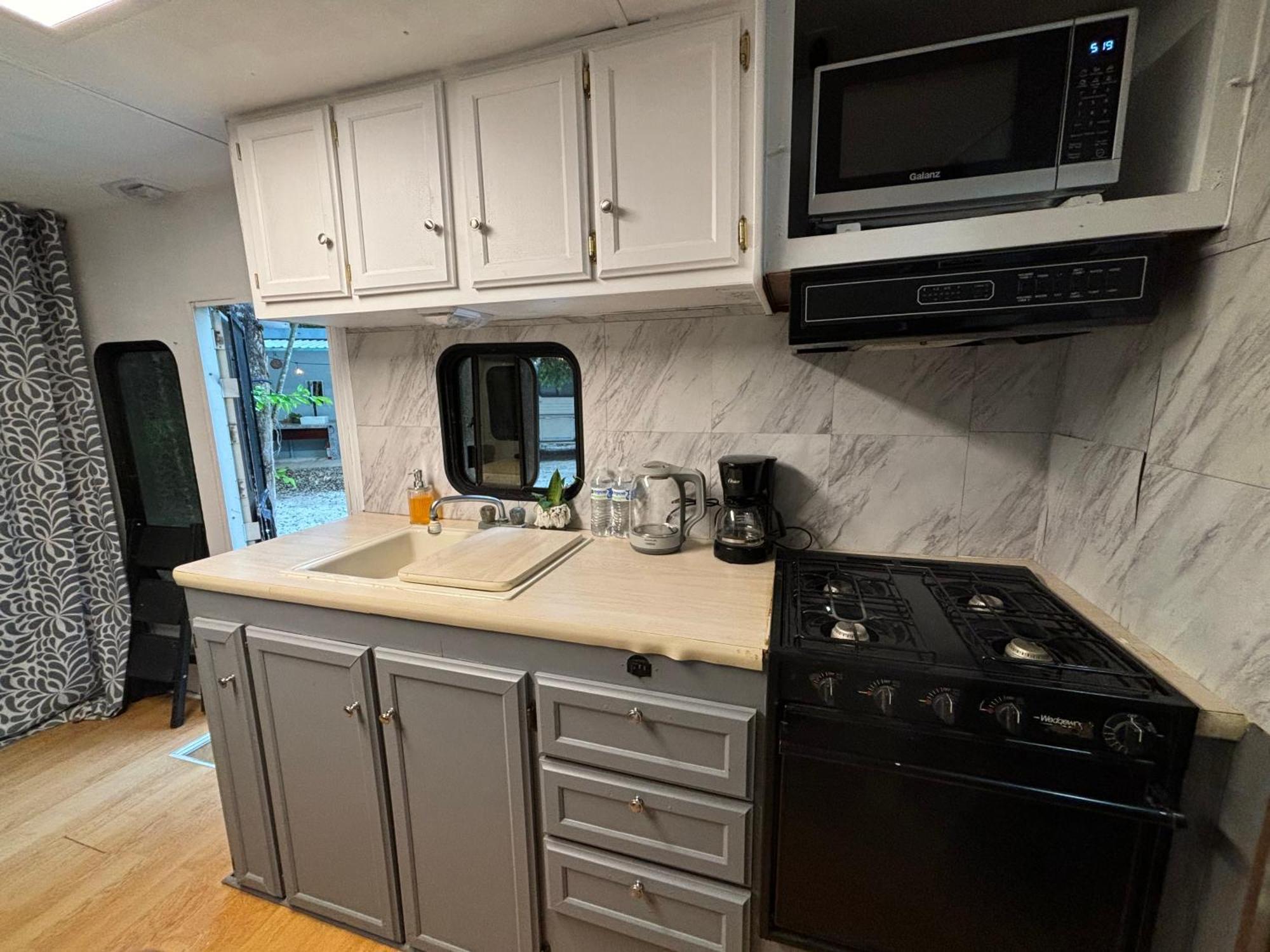 ホテル Momotoh Camper スプヒル エクステリア 写真