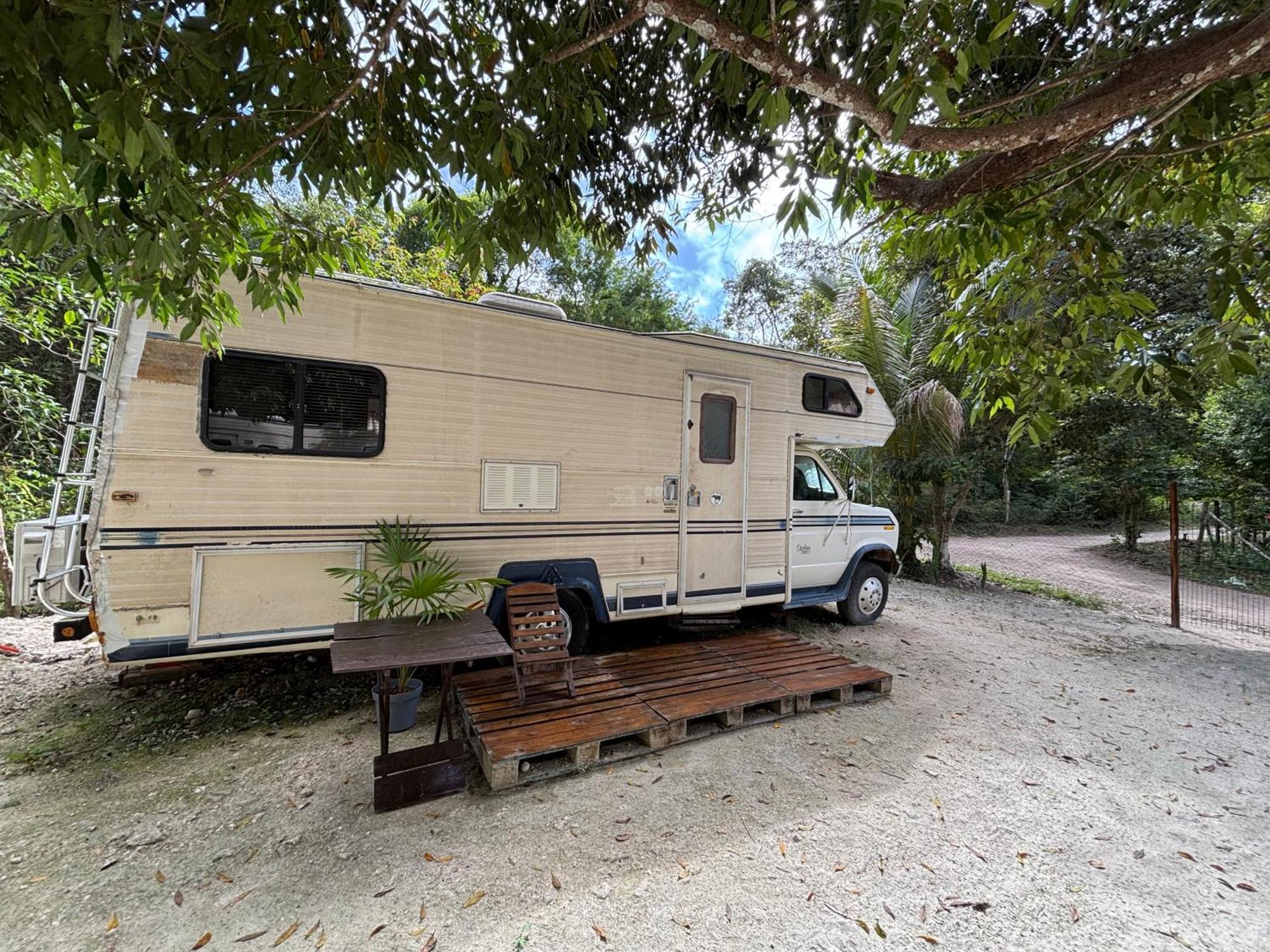 ホテル Momotoh Camper スプヒル エクステリア 写真