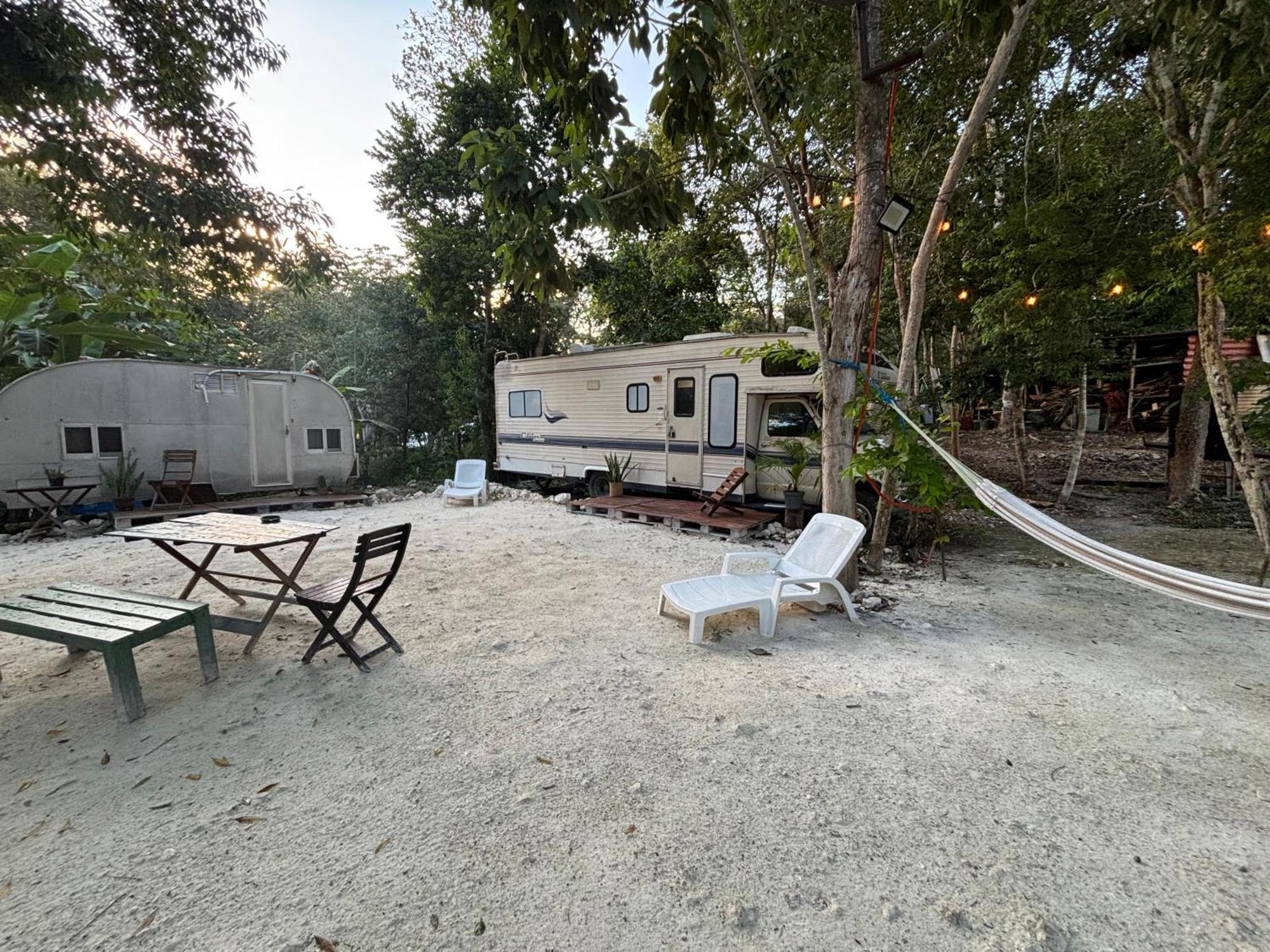 ホテル Momotoh Camper スプヒル エクステリア 写真