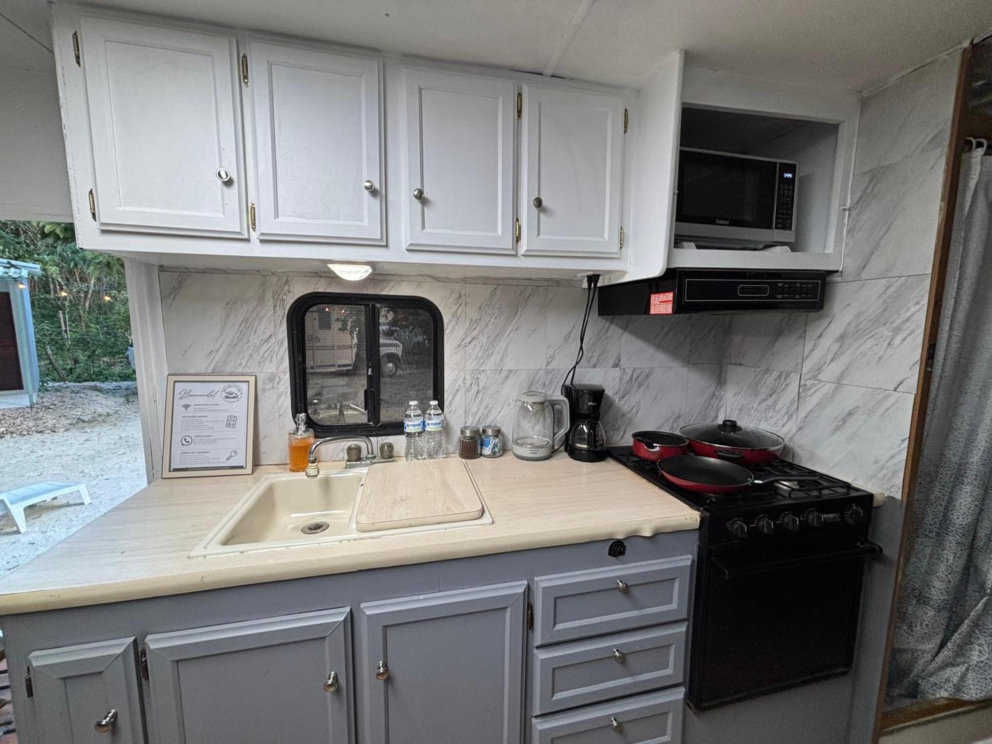 ホテル Momotoh Camper スプヒル エクステリア 写真
