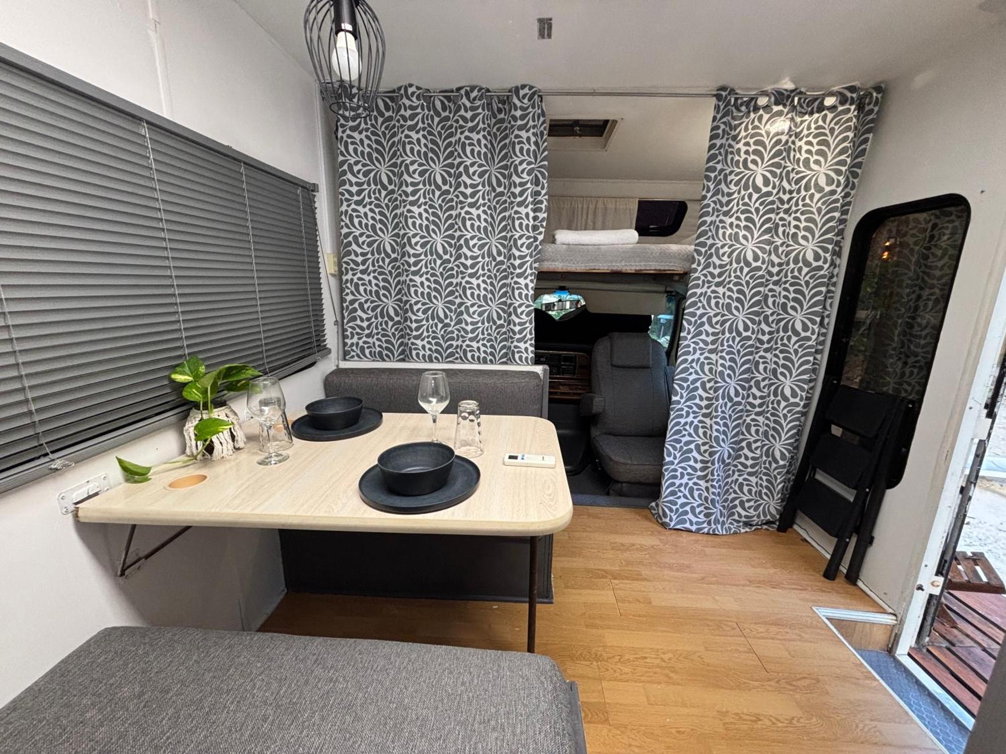 ホテル Momotoh Camper スプヒル エクステリア 写真