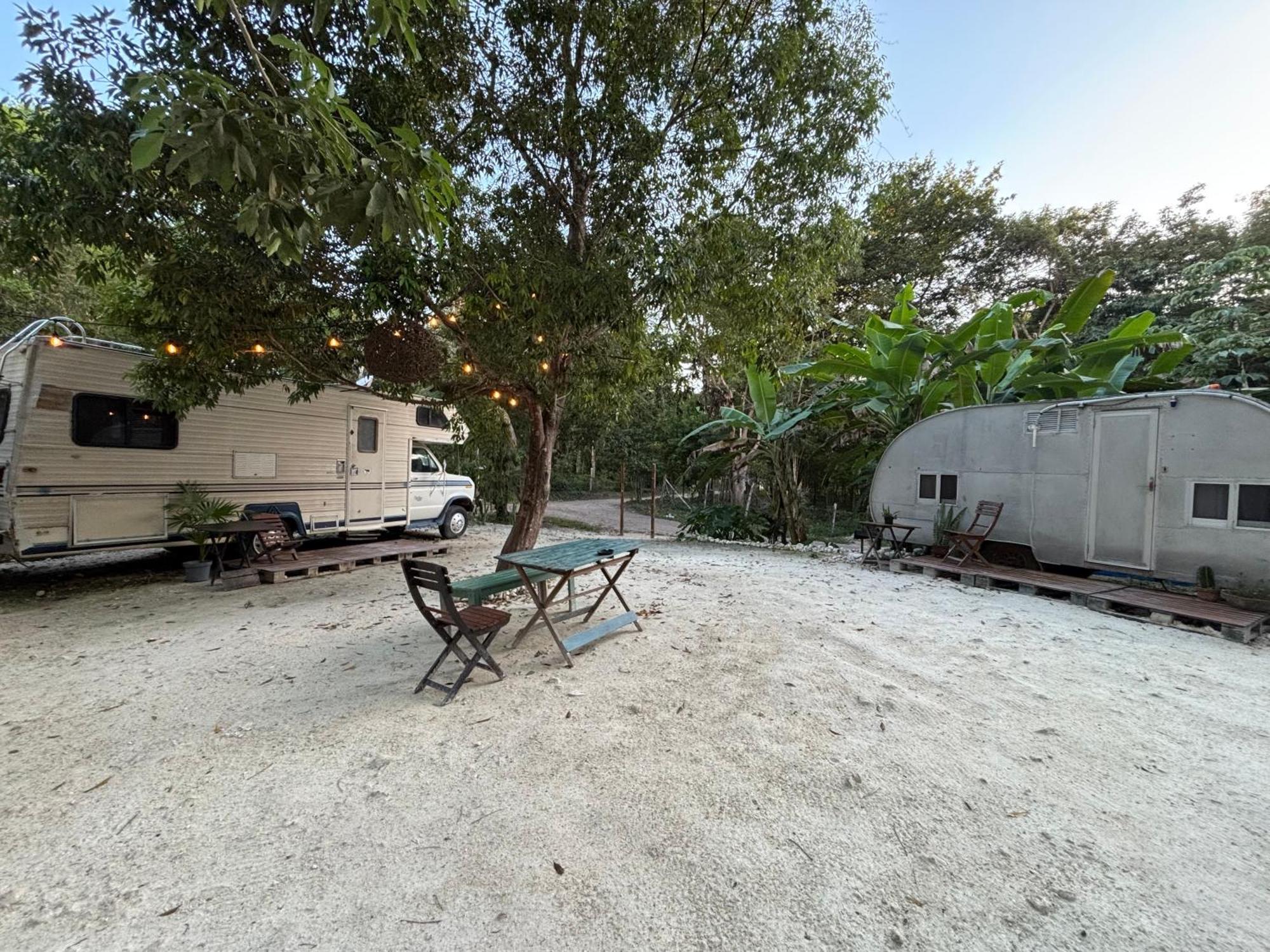 ホテル Momotoh Camper スプヒル エクステリア 写真