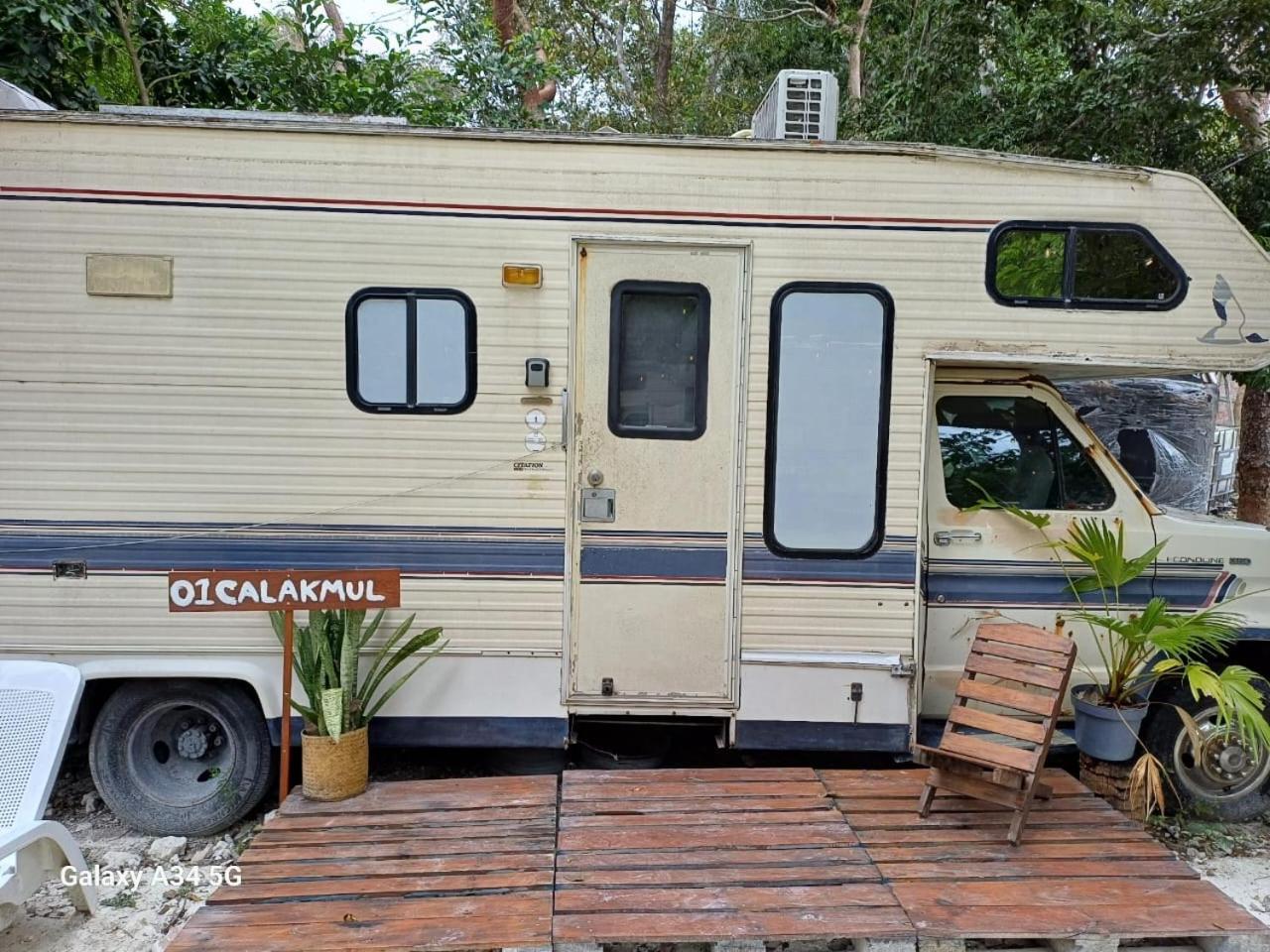 ホテル Momotoh Camper スプヒル エクステリア 写真