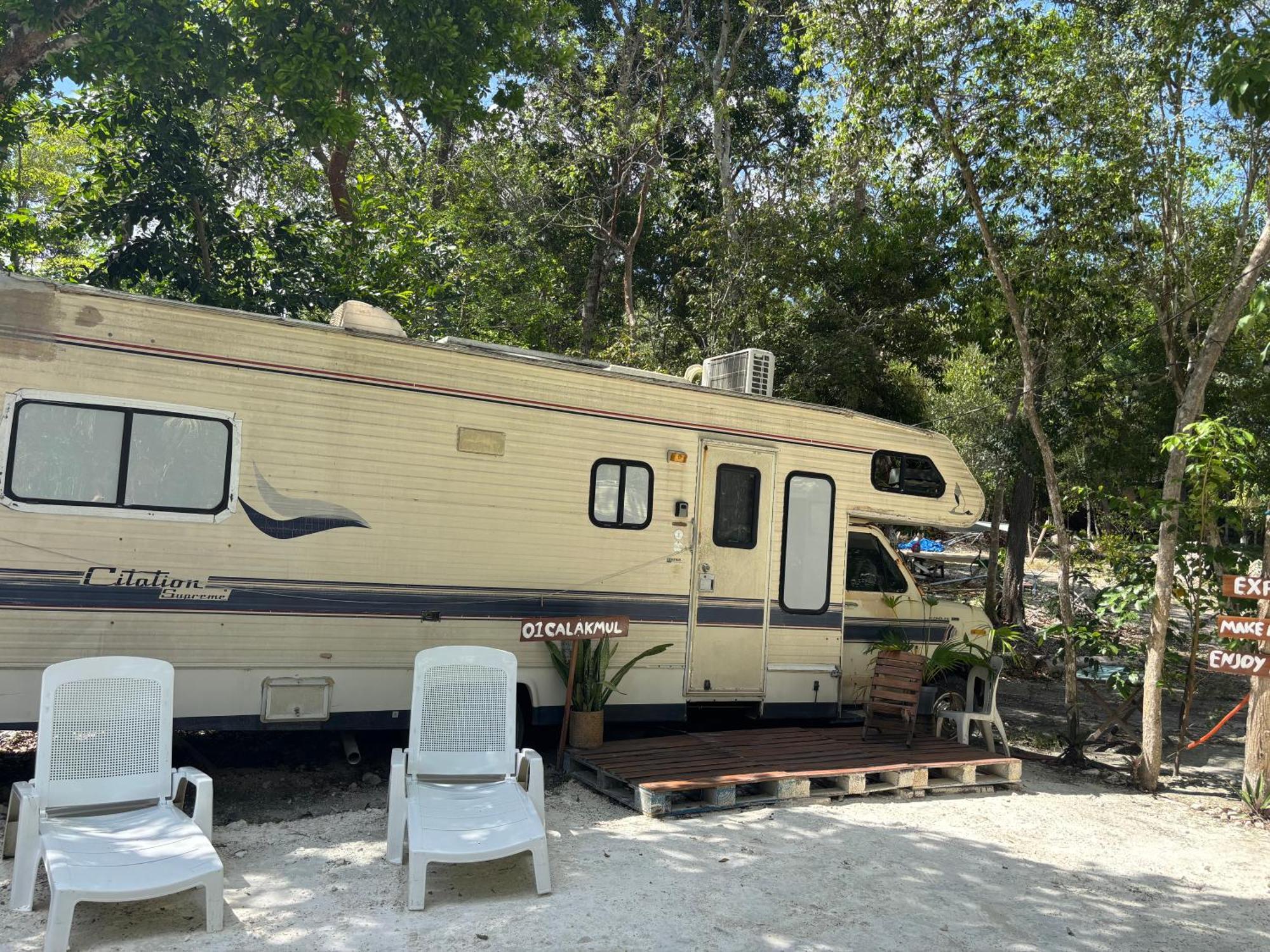 ホテル Momotoh Camper スプヒル エクステリア 写真